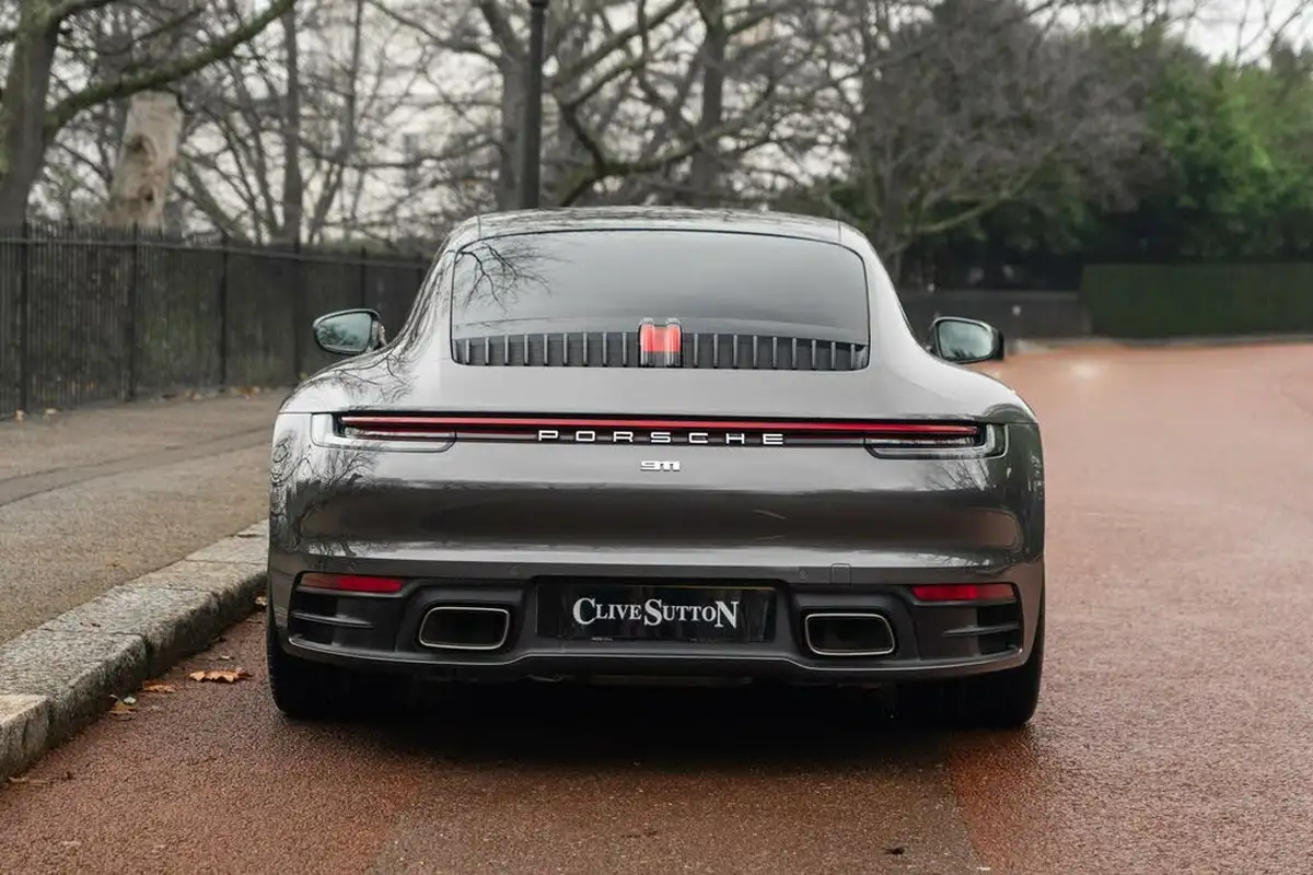 2020-porsche-911-30-carrera-coupe-big-11