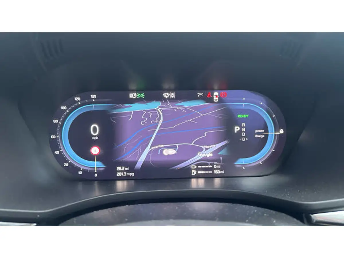 2024-volvo-xc60-20-t8-ultra-dark-big-10