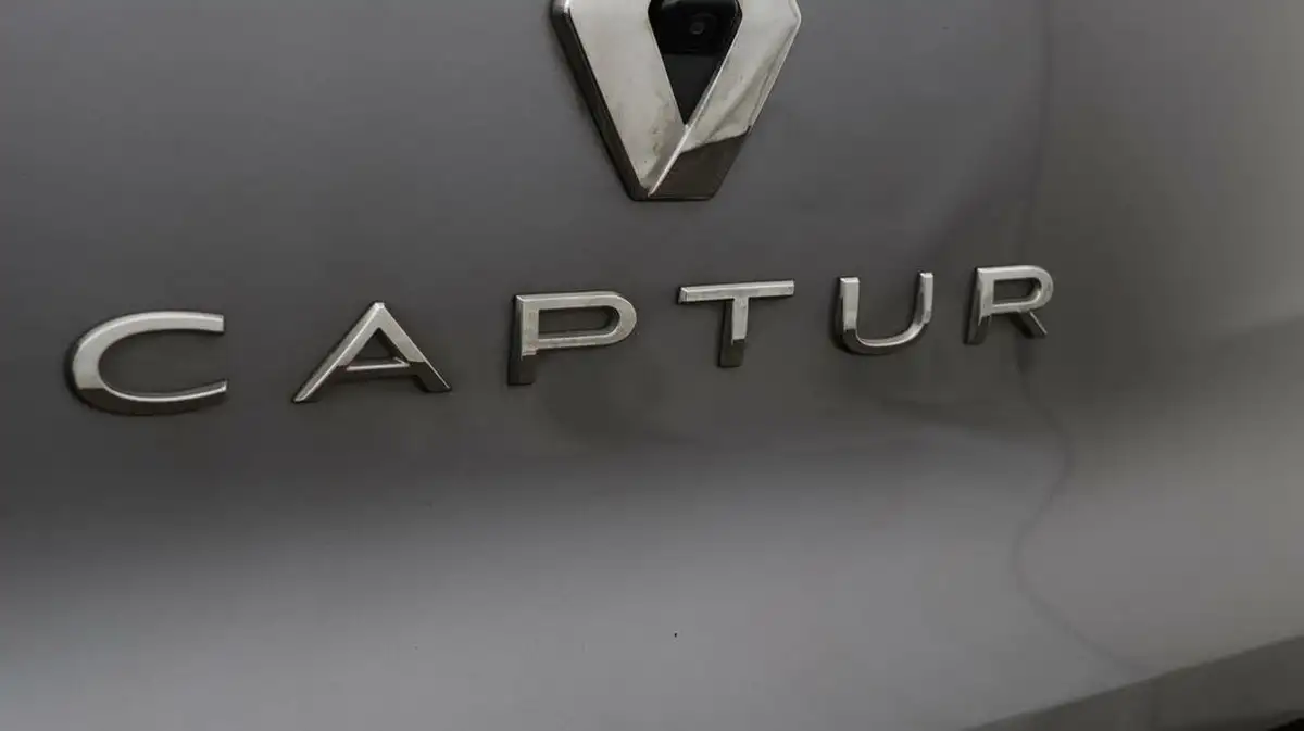 2023-renault-captur-16-techno-145ps-full-big-22