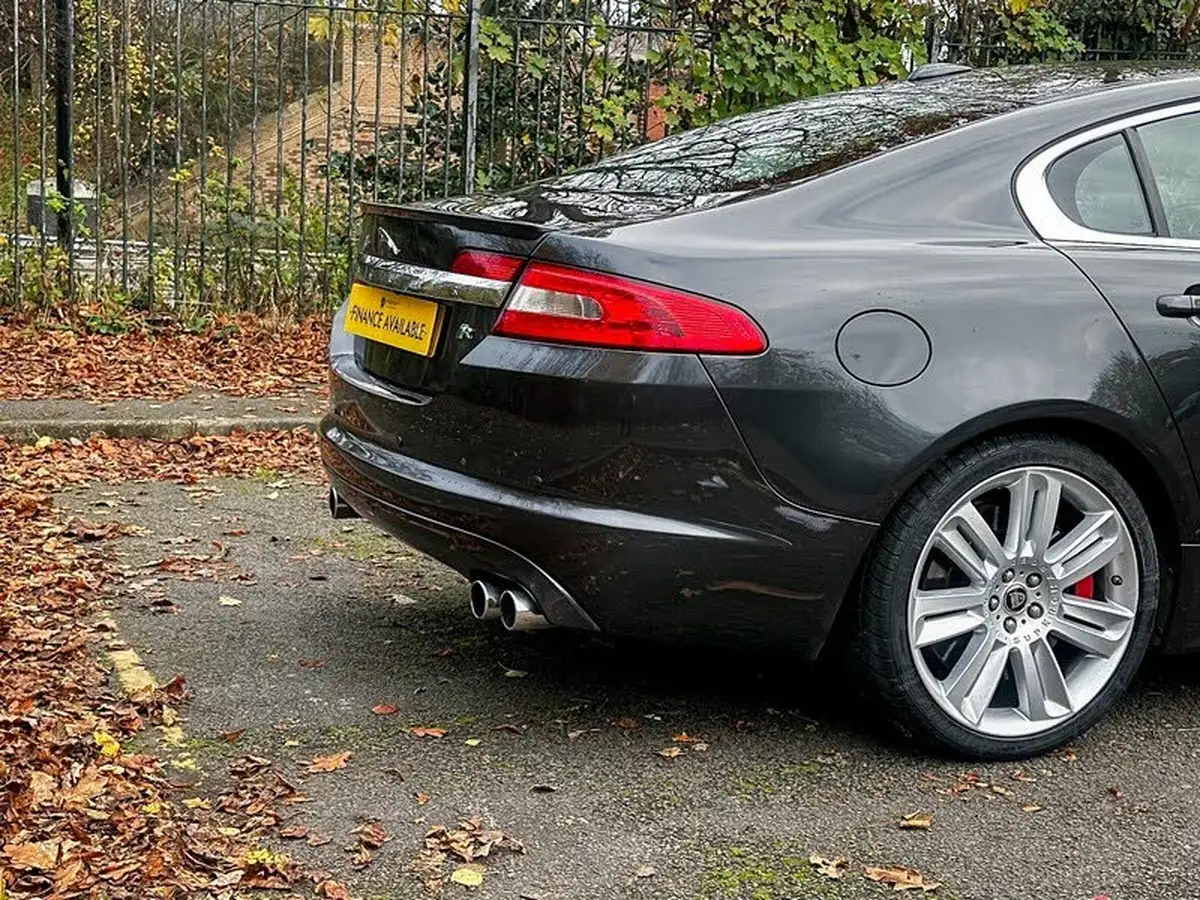 2011-jaguar-xf-50-xfr-big-14