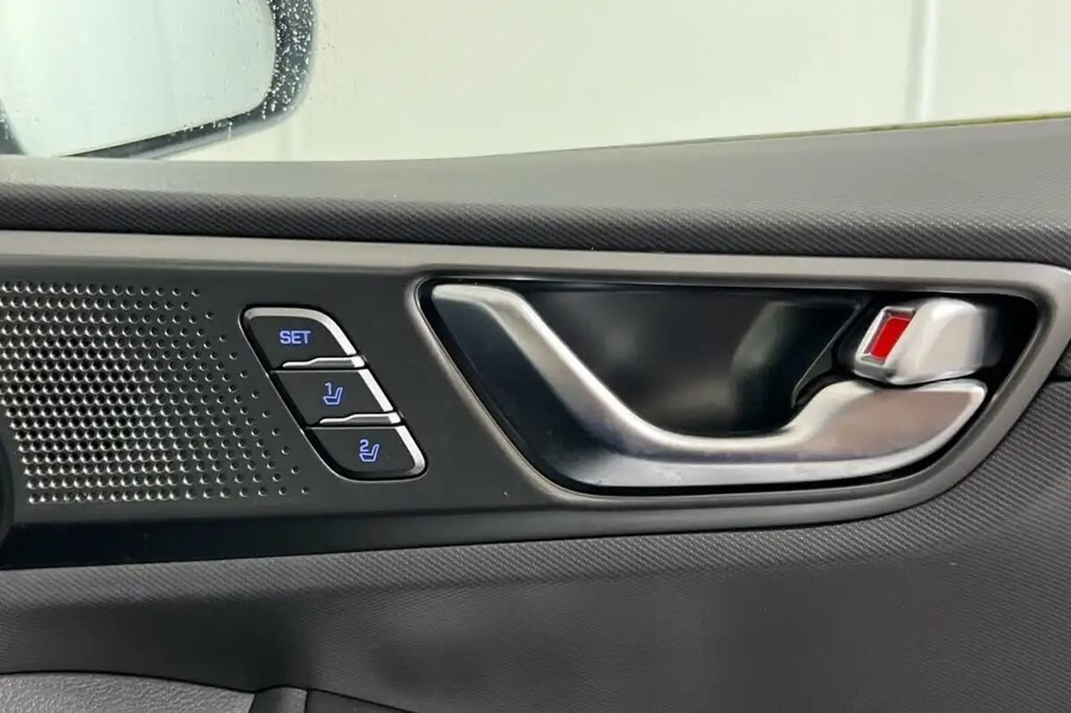 2021-hyundai-ioniq-16-gdi-premium-se-plug-in-hybrid-sunroof-big-39