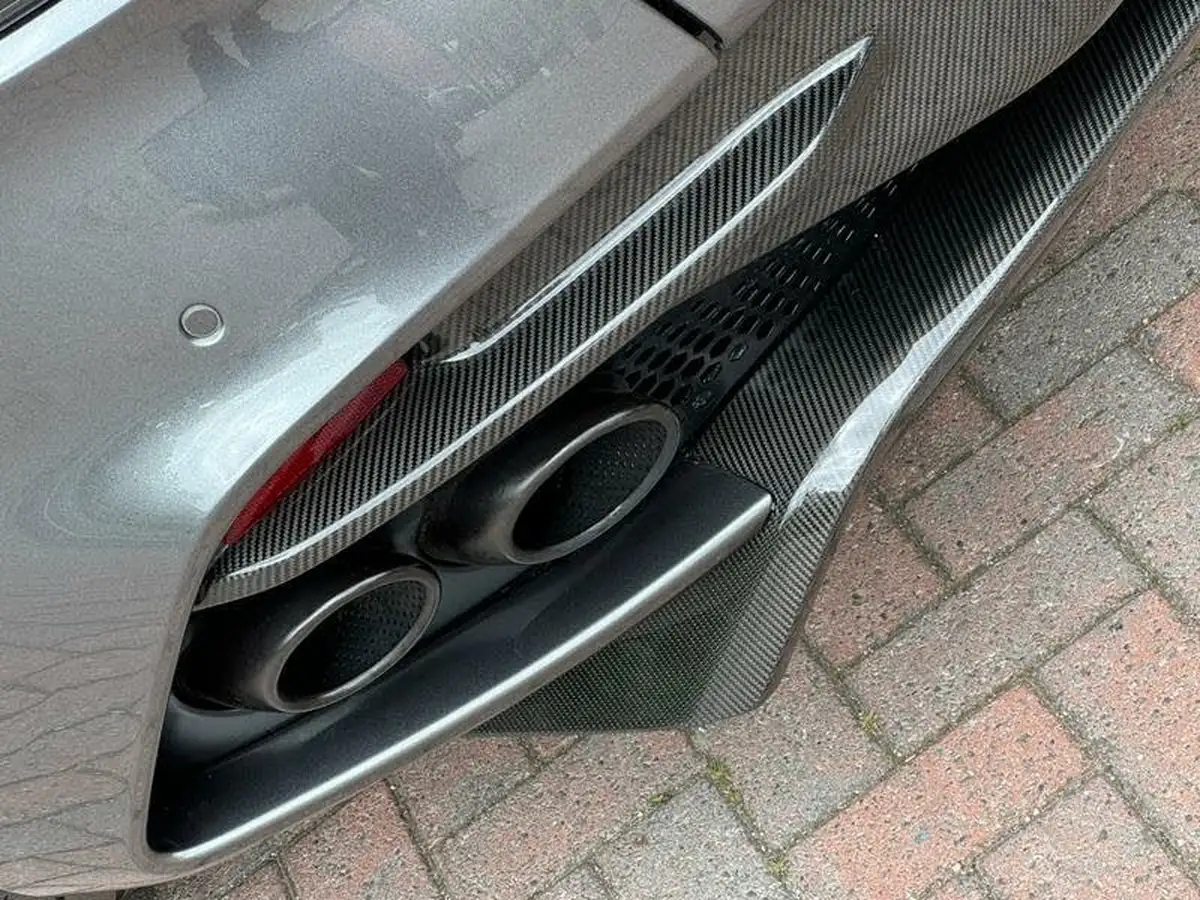 2020-aston-martin-dbs-52-v12-superleggera-volante-big-15