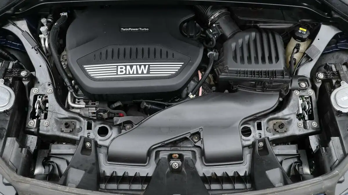 2022-bmw-x1-20td-sdrive18d-xline-sport-auto-big-19
