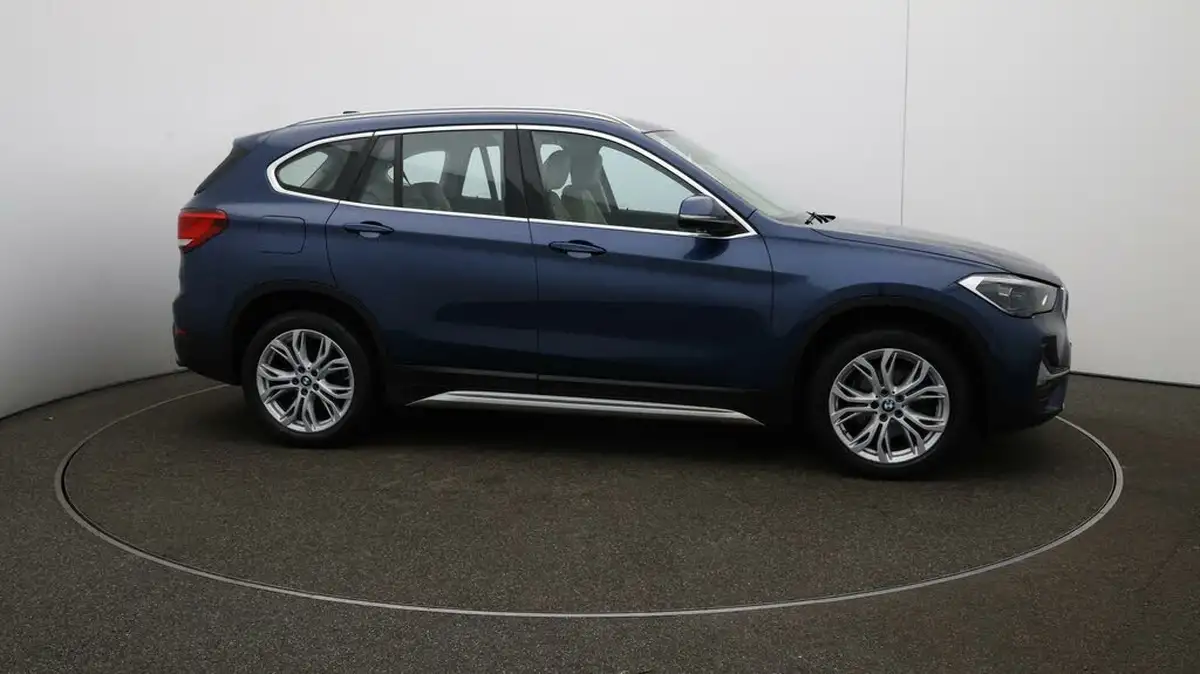 2022-bmw-x1-20td-sdrive18d-xline-sport-auto-big-41