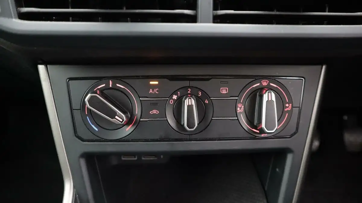 2020-volkswagen-polo-10-match-big-12