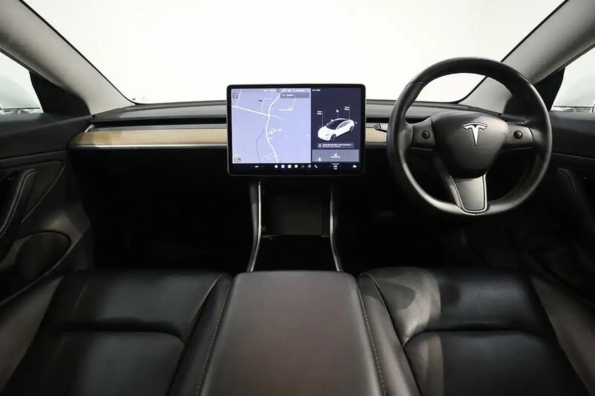 2020-tesla-model-3-e-standard-plus-big-15