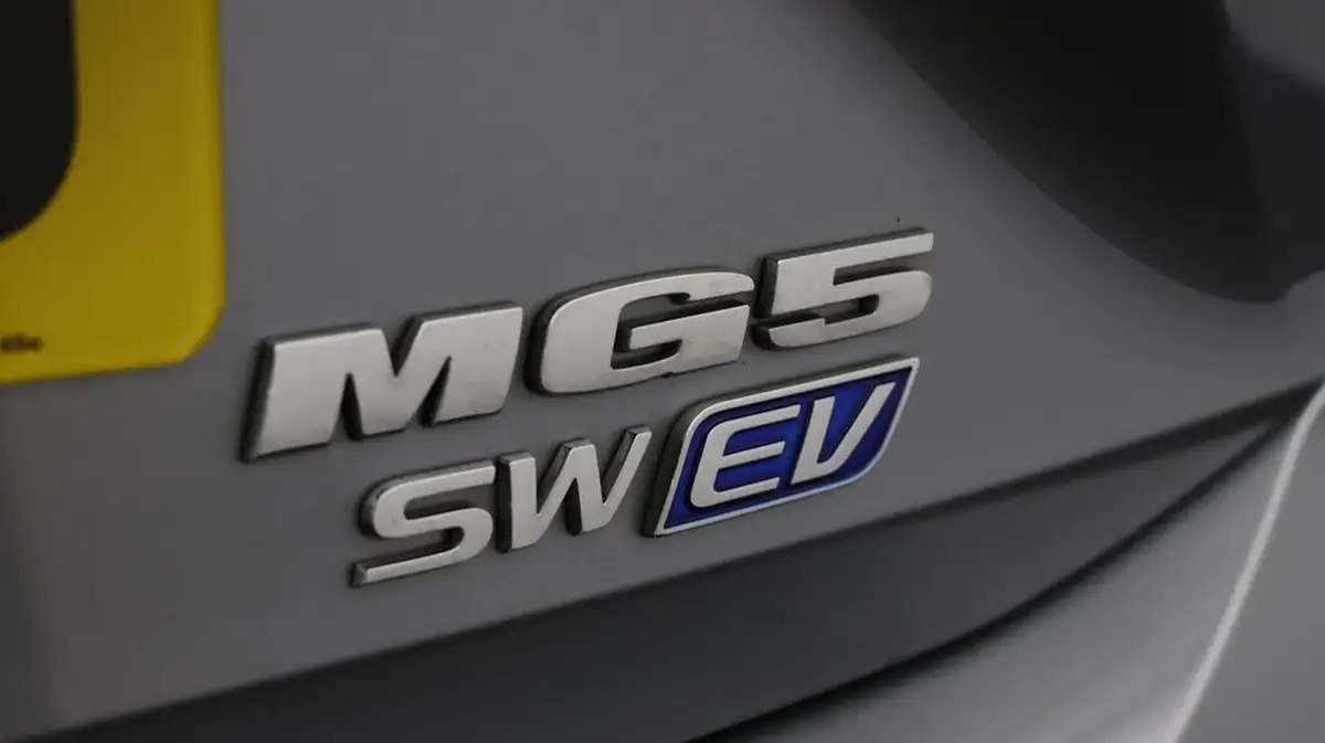 2022-mg-mg5-e-exclusive-ev-long-range-big-20