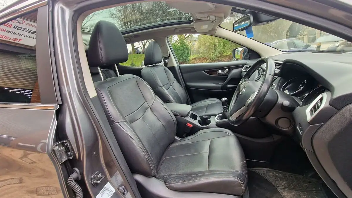 2014-nissan-qashqai-16dci-tekna-4x4-big-8