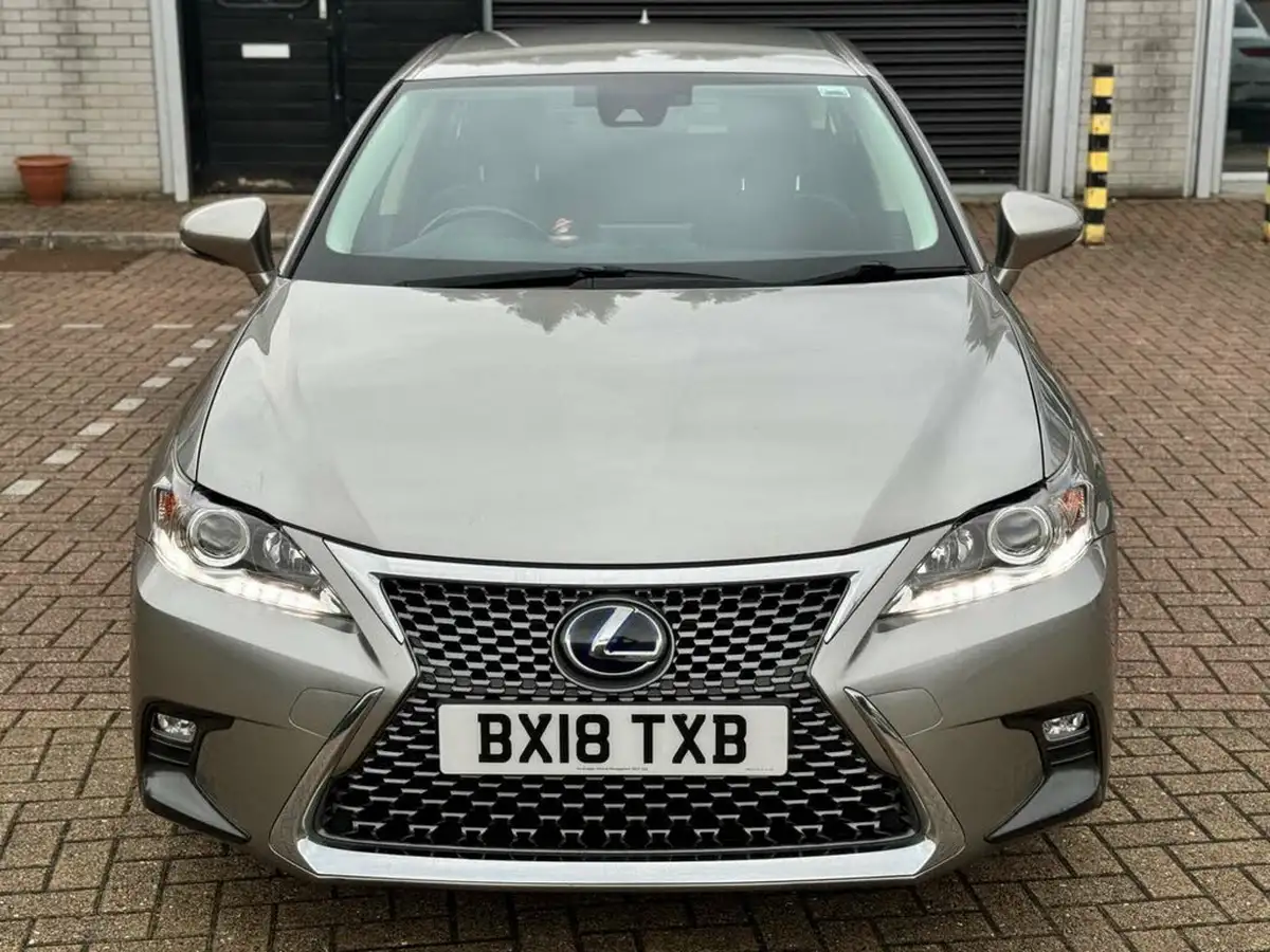 2018-lexus-ct-200h-18-se-plus-pack-big-20