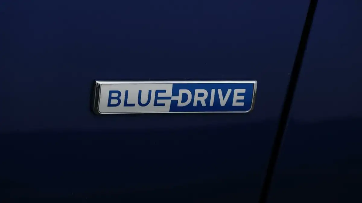 2021-hyundai-ioniq-e-premium-se-electric-100kw-big-20