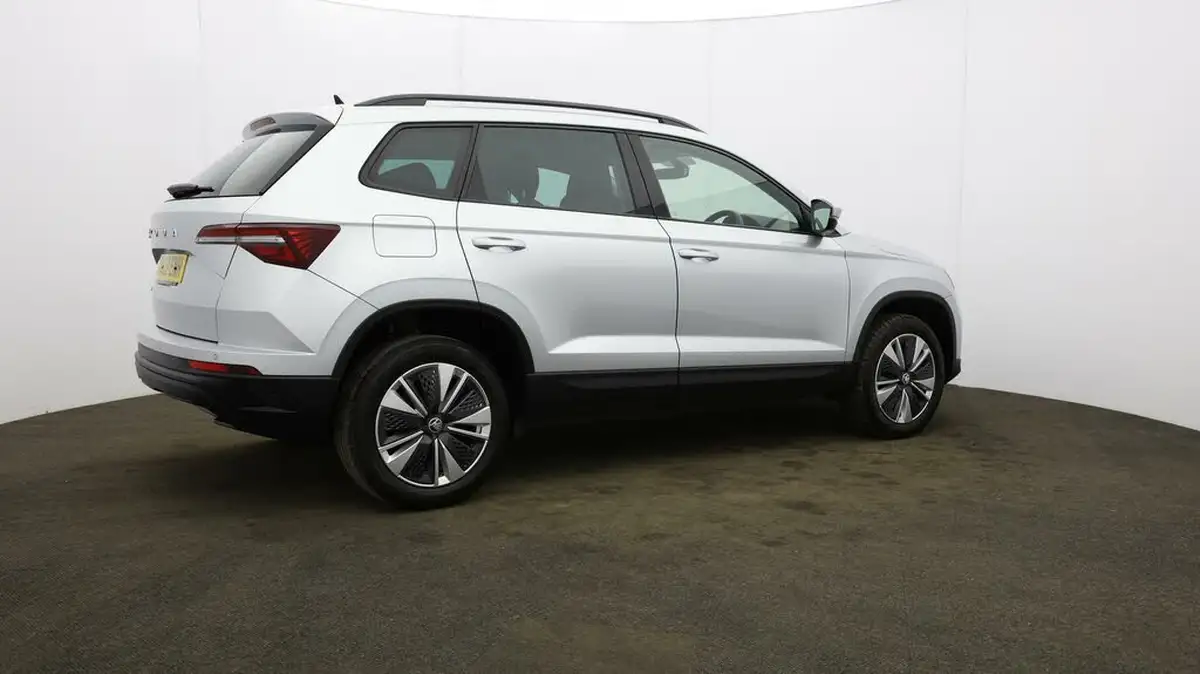 2022-skoda-karoq-10-tsi-se-drive-big-56