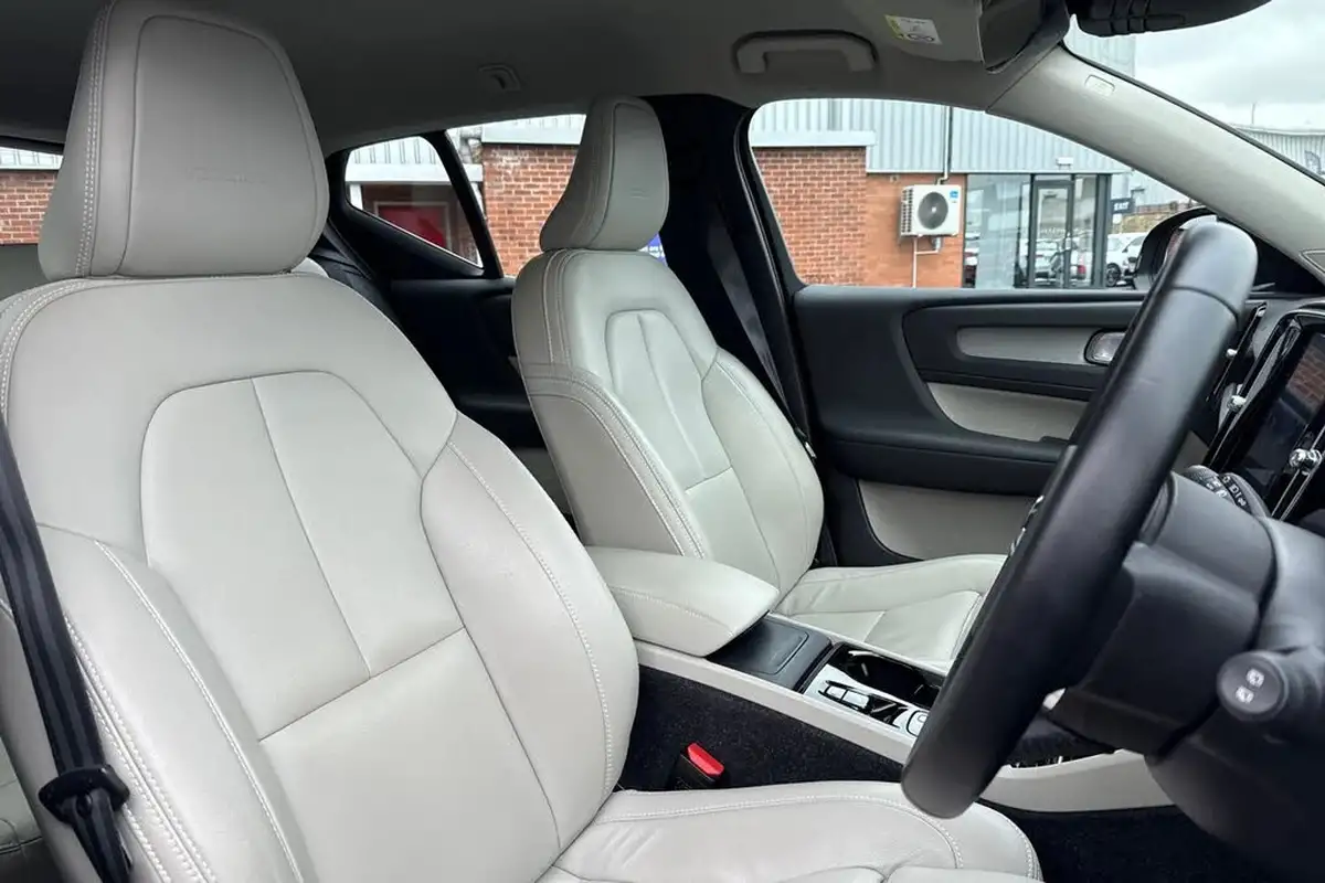 2020-volvo-xc40-20-t4-inscription-pro-big-23