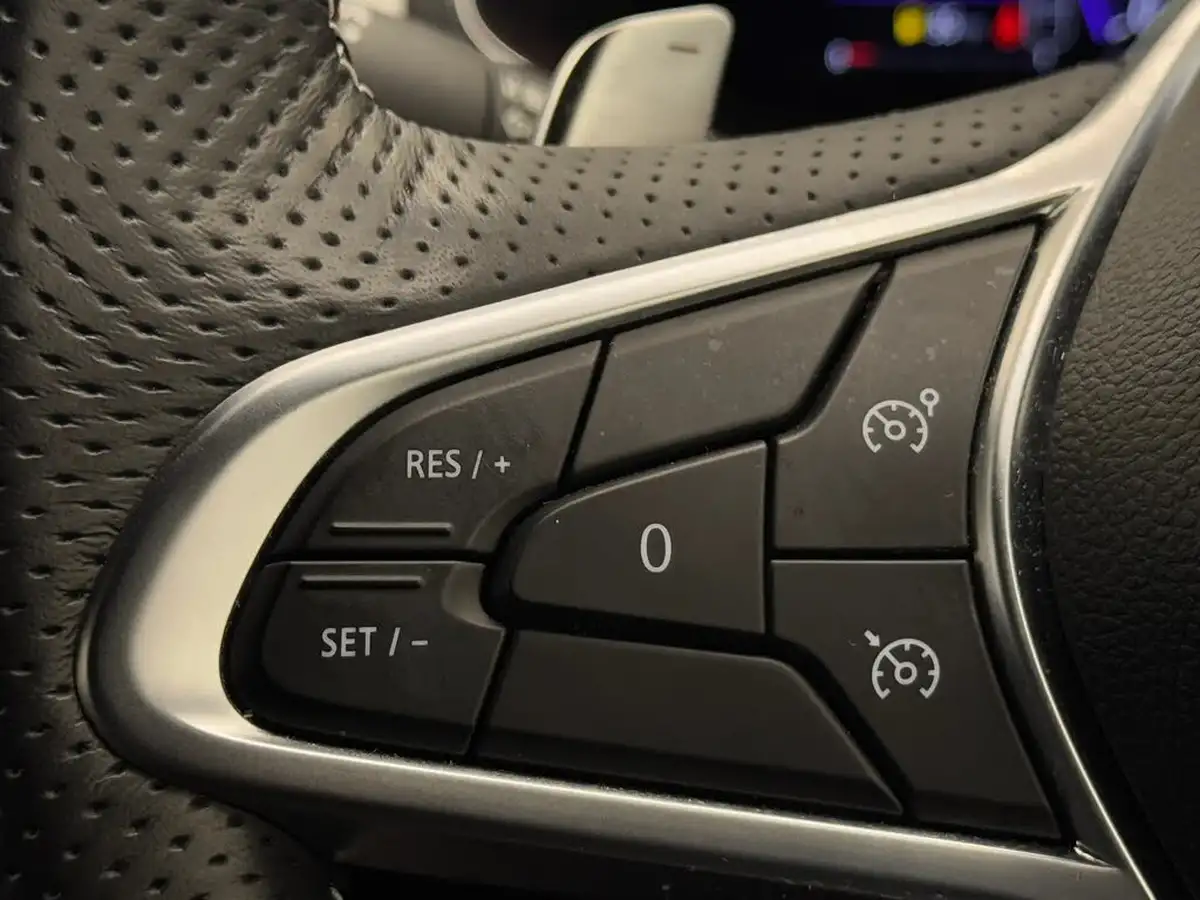 2022-renault-captur-13-tce-rs-line-edc-auto-big-18