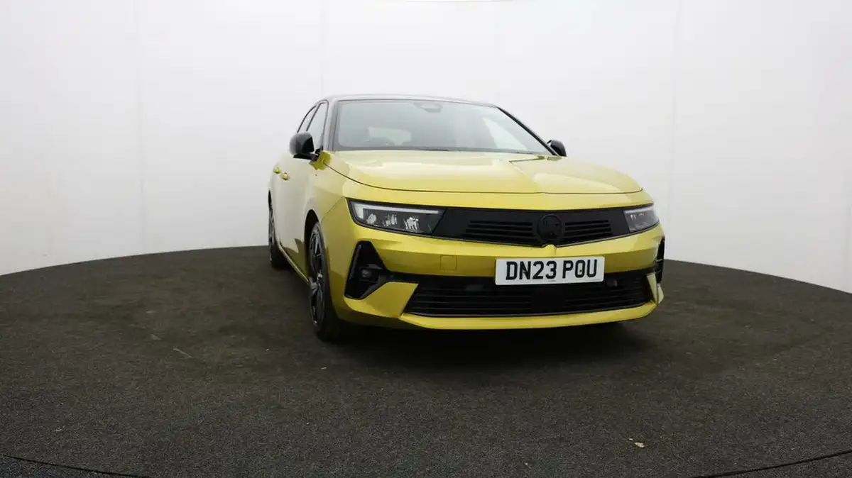 2023-vauxhall-astra-12-turbo-gs-hatchback-big-43