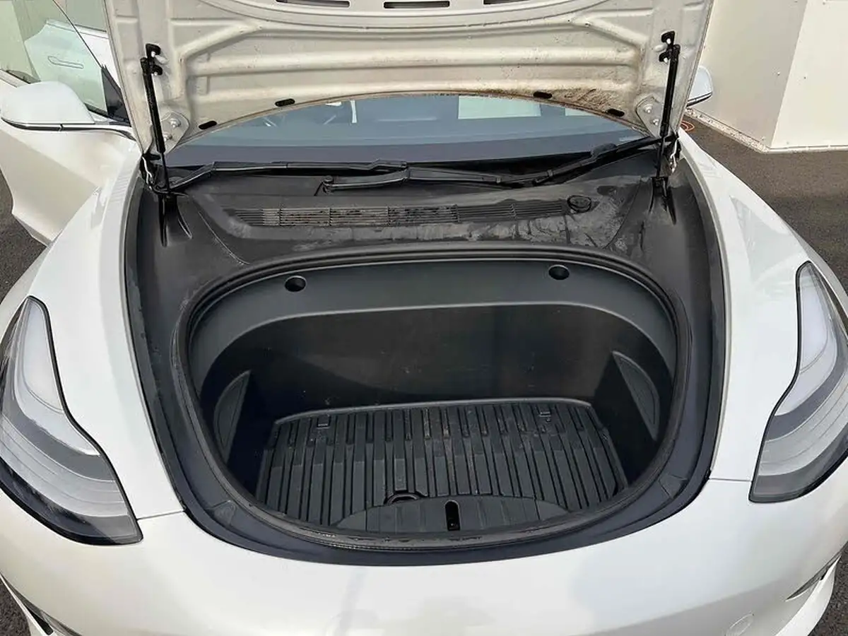 2020-tesla-model-3-e-long-range-big-14