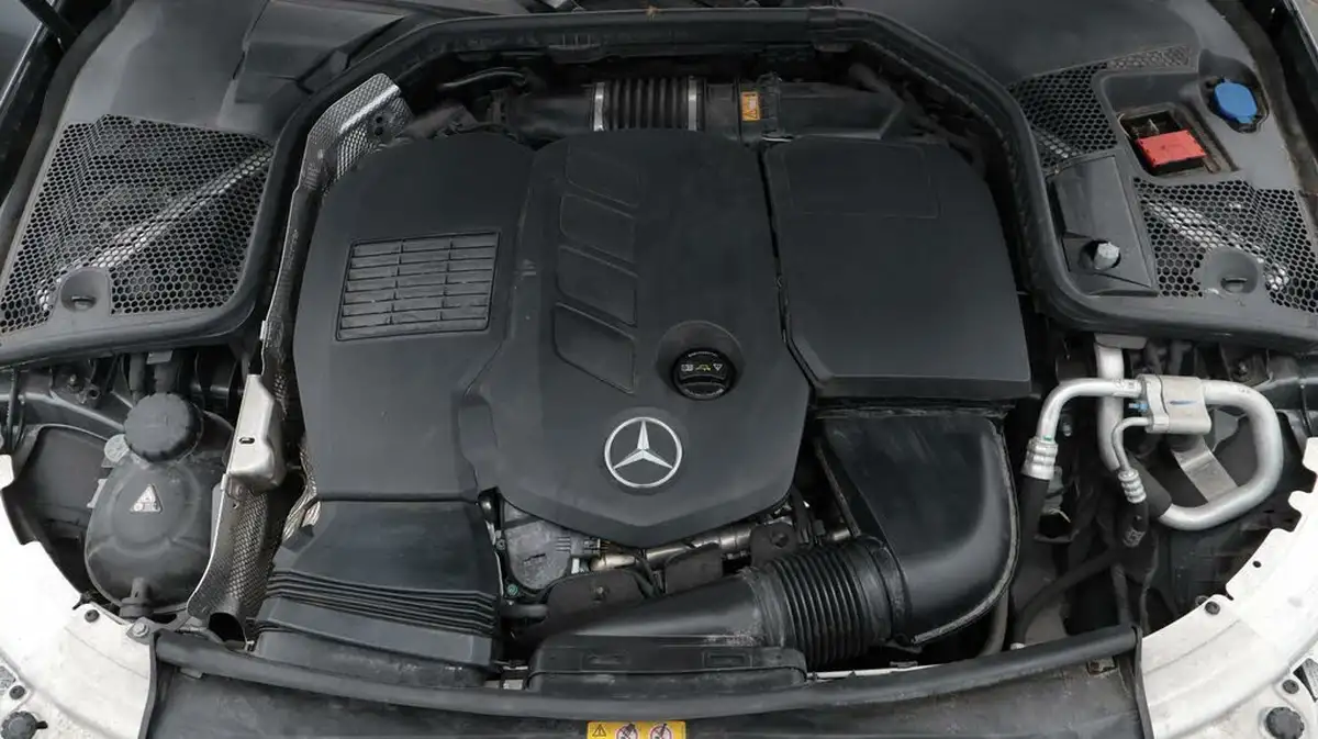 2020-mercedes-benz-c-class-20d-c300d-amg-line-edition-244ps-premium-saloon-4d-big-19