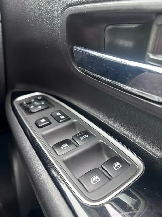 2018-mitsubishi-outlander-20-4h-phev-big-34