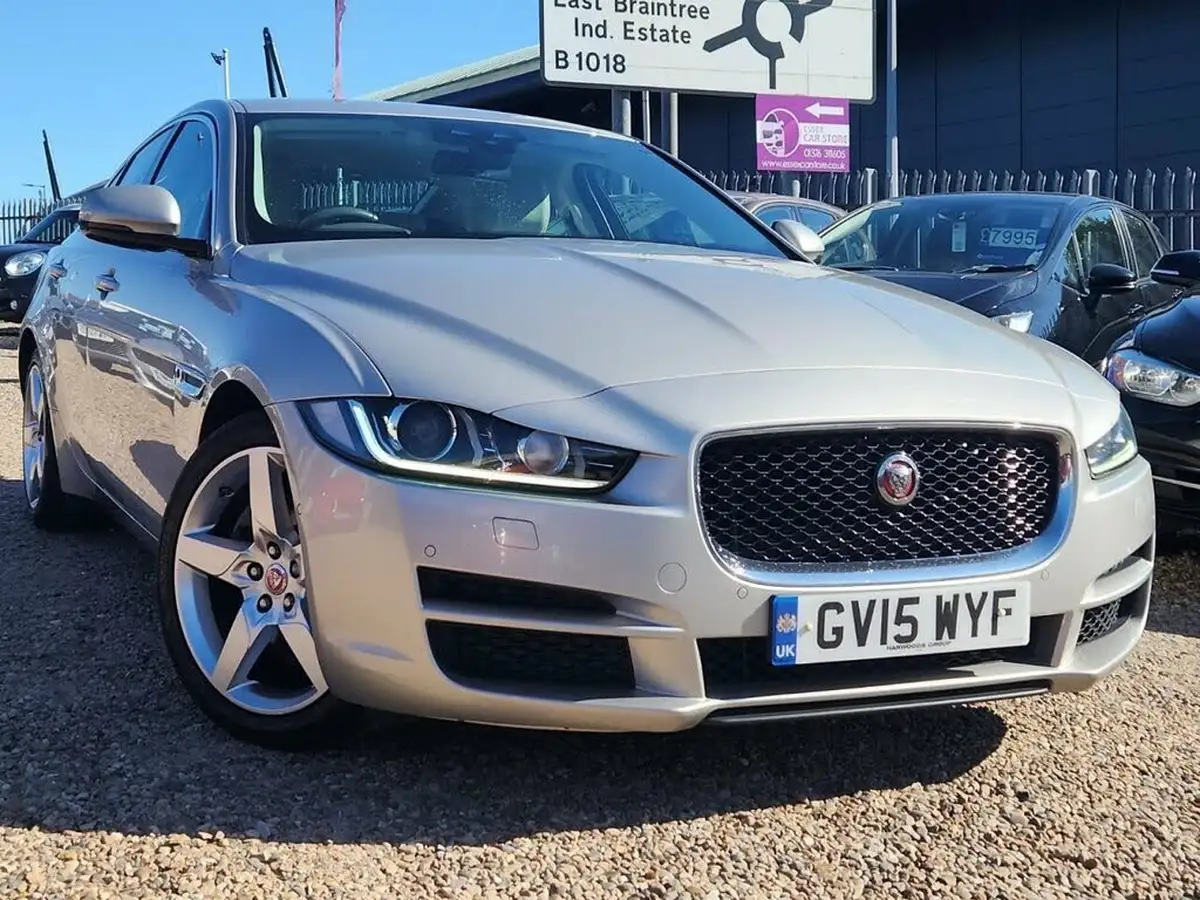 2015-jaguar-xe-20td-portfolio-180ps-auto-big-0