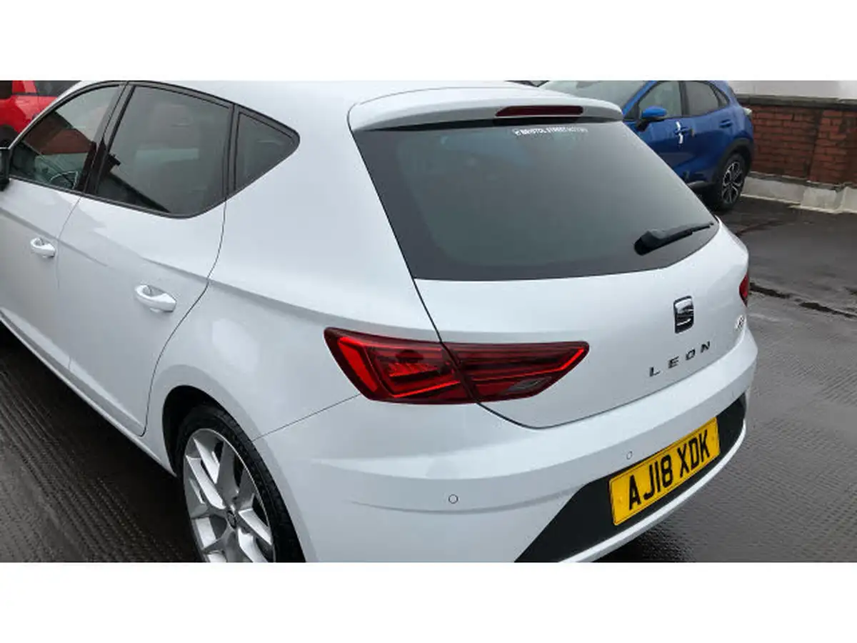 2018-seat-leon-14-tsi-fr-technology-hatchback-5d-big-41