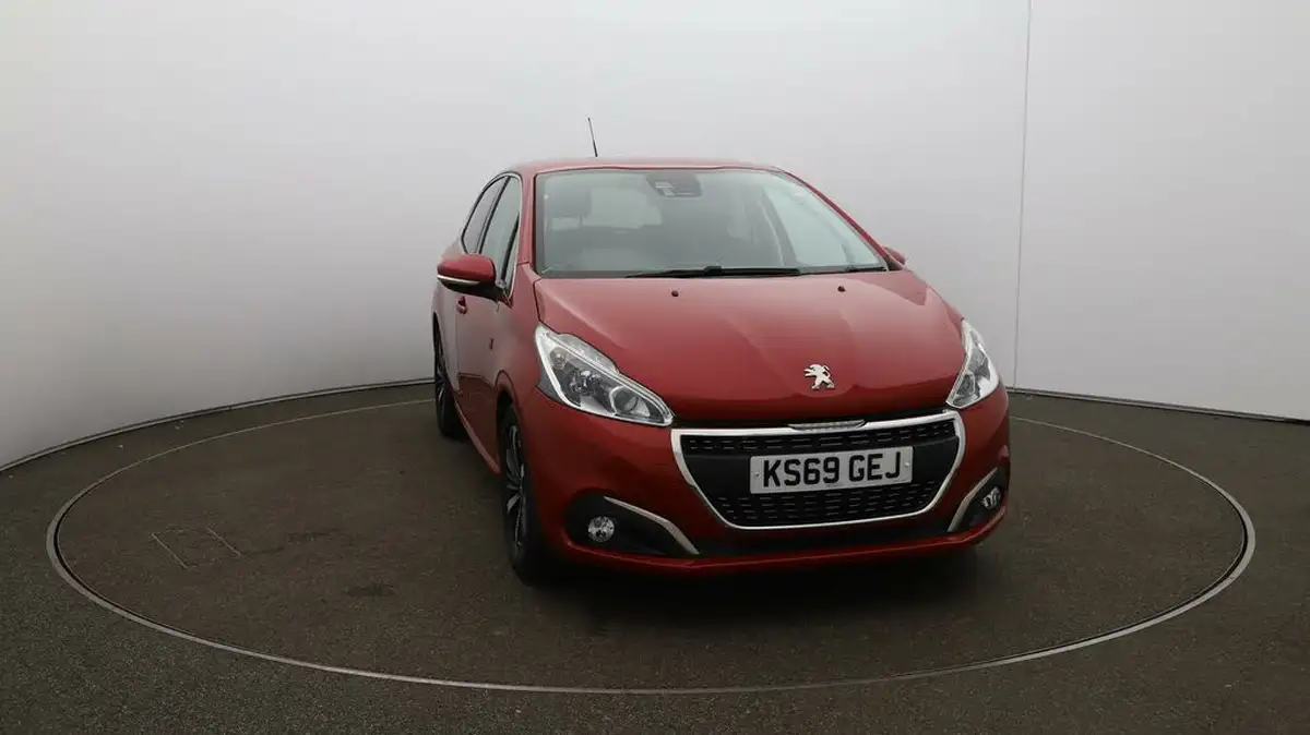2019-peugeot-208-15-bluehdi-tech-edition-big-39