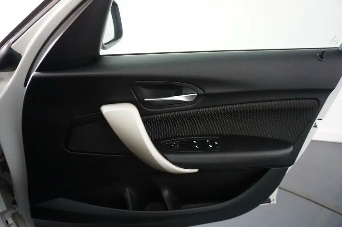 2013-bmw-1-series-16-114i-se-ss-5d-big-17