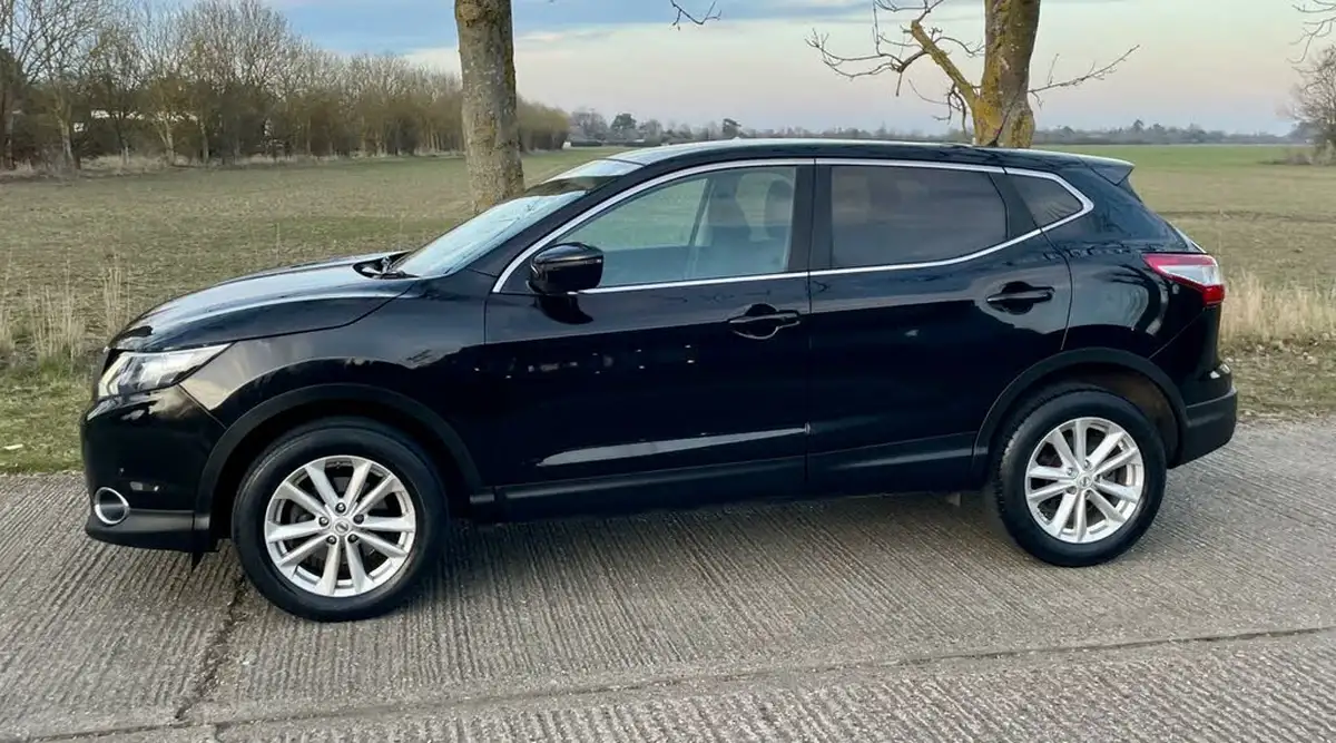 2014-nissan-qashqai-15dci-acenta-premium-big-17