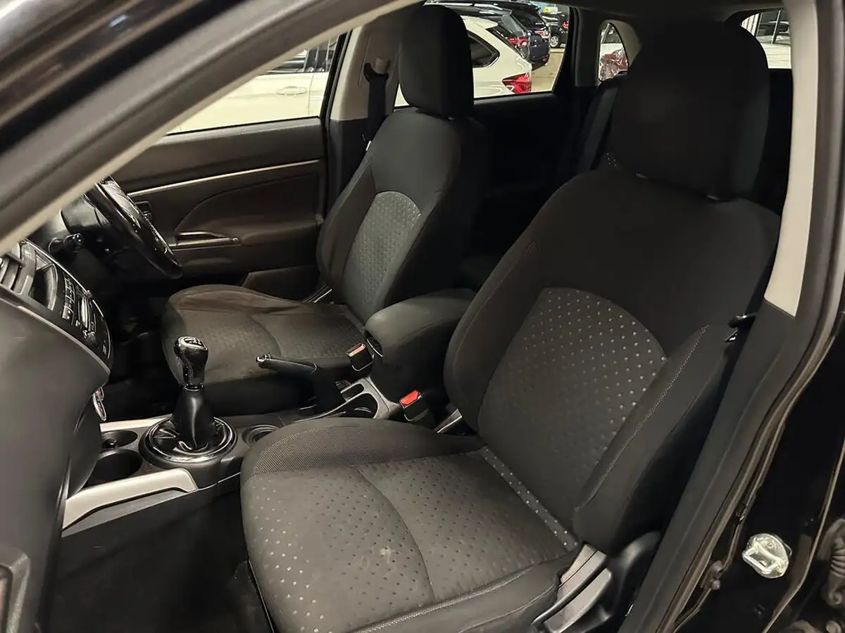 2011-mitsubishi-asx-16-3-big-13
