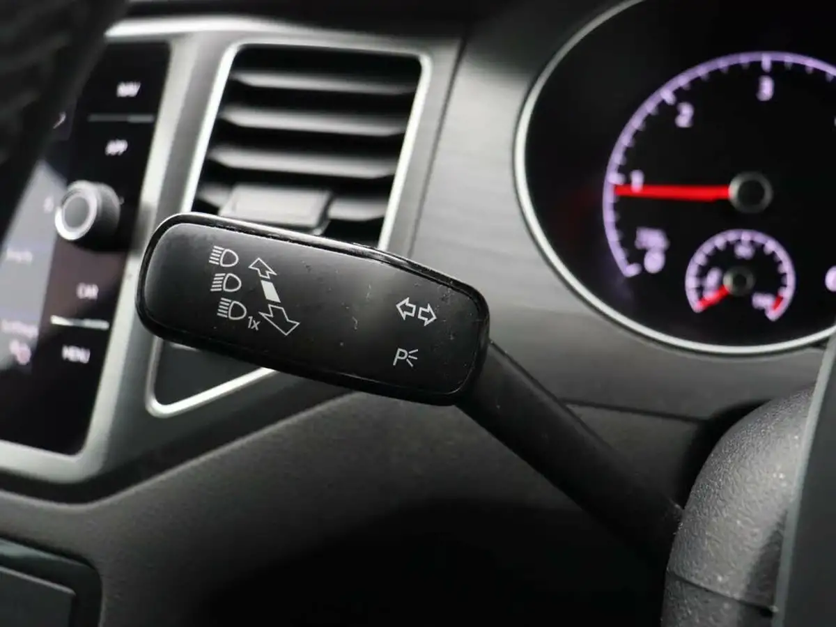 2020-volkswagen-golf-sv-16tdi-match-big-30