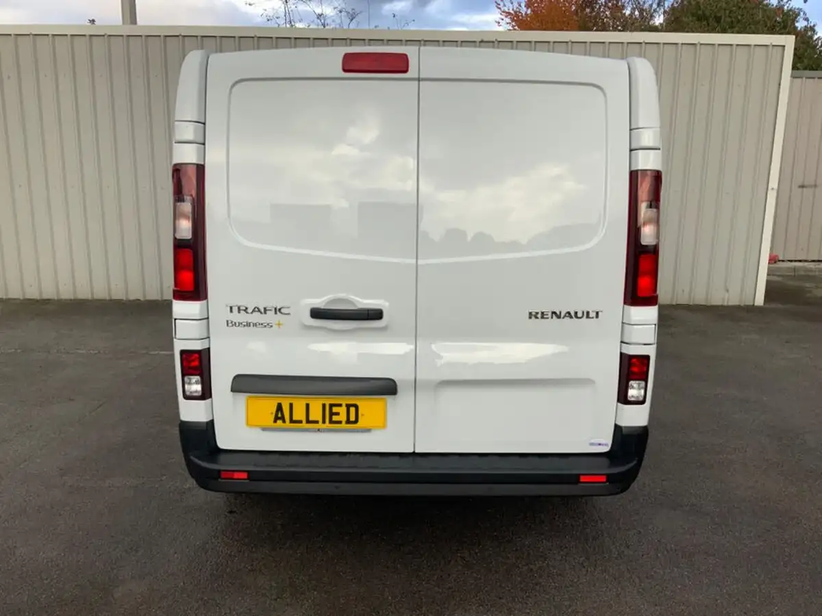 2021-renault-trafic-20dci-sl30-energy-120-business-panel-big-5