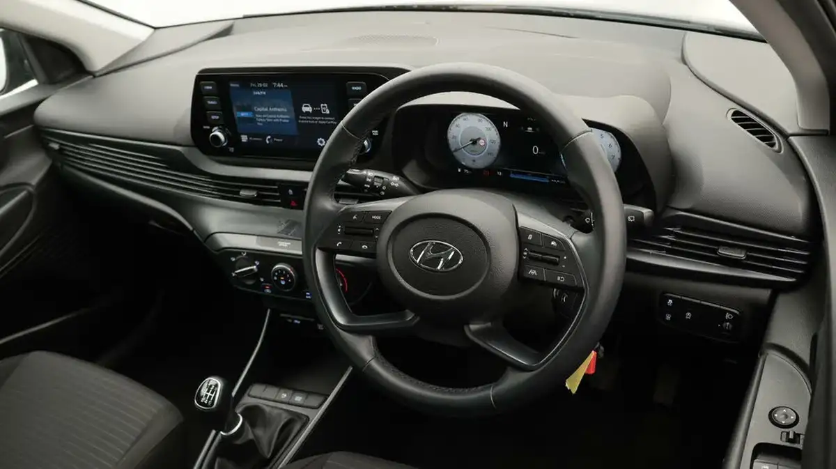 2023-hyundai-i20-10-t-gdi-se-connect-eclutch-imt-big-9