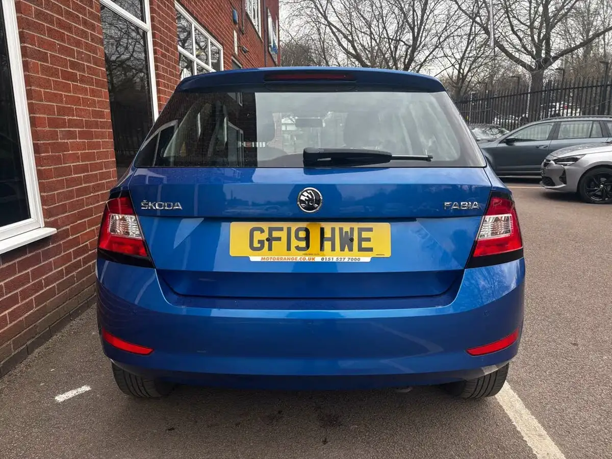 2019-skoda-fabia-10-tsi-se-109ps-hatchback-dsg-big-8