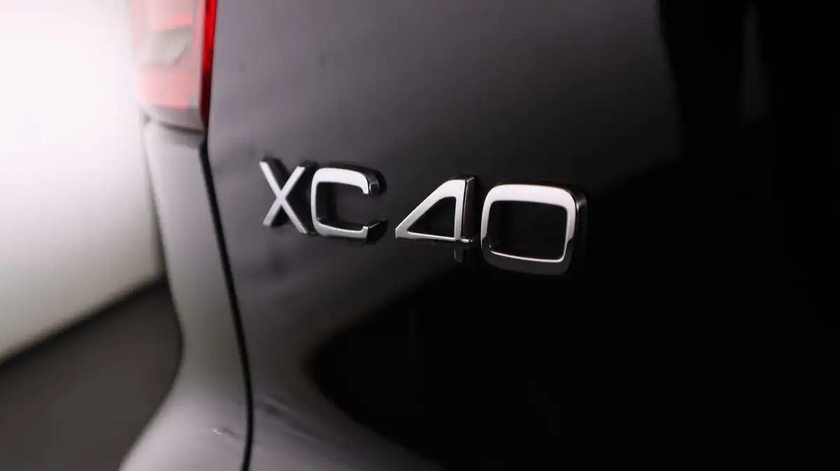 2021-volvo-xc40-15-t3-momentum-163bhp-big-19