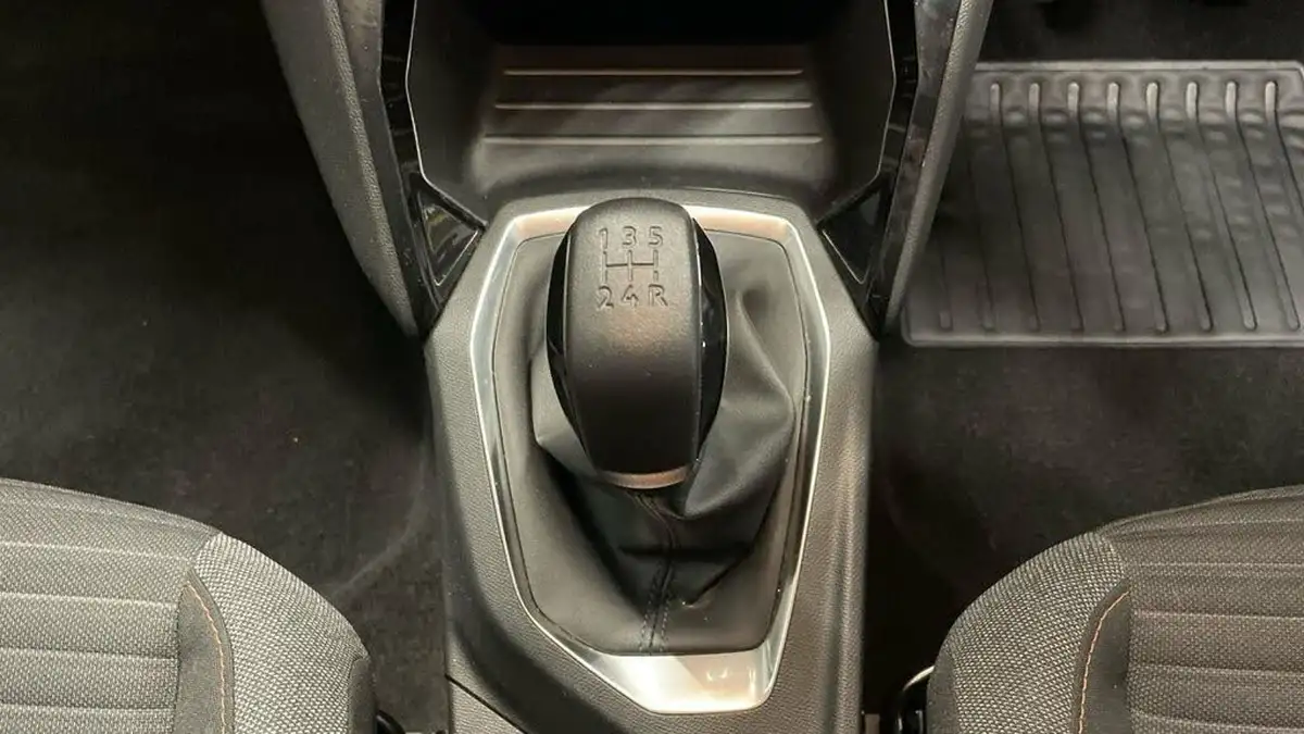 2022-peugeot-208-12-puretech-active-premium-75bhp-big-18