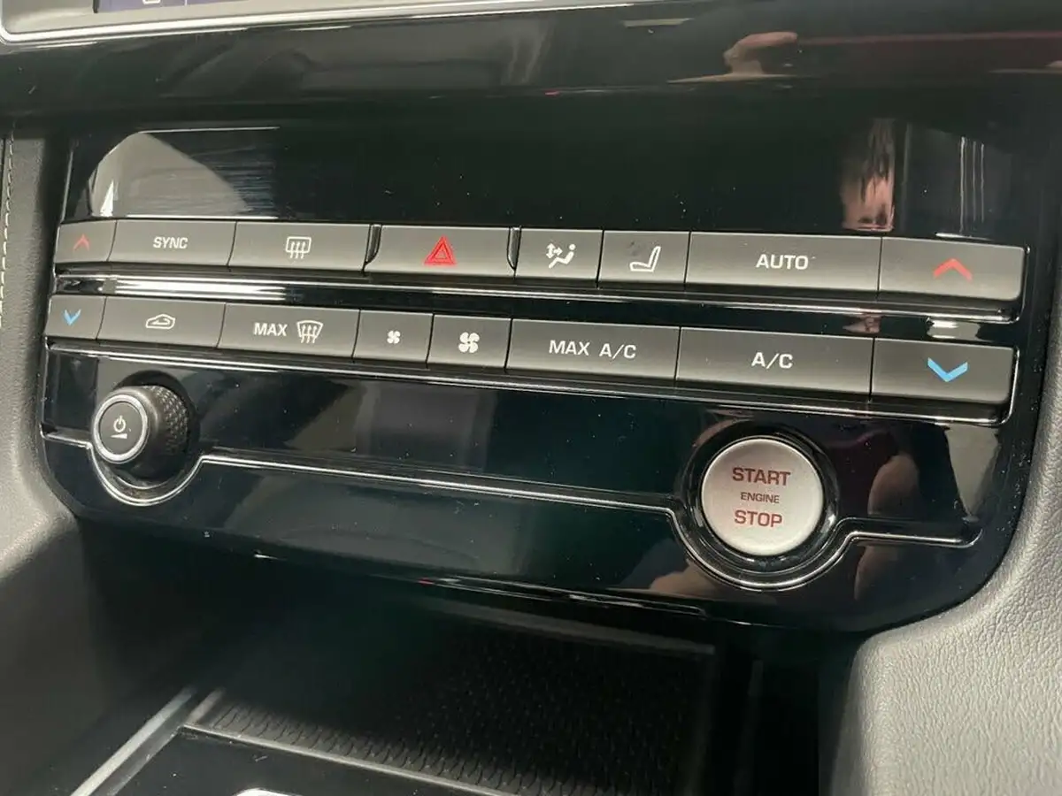 2019-jaguar-f-pace-20-i4d-r-sport-180ps-ss-auto-big-34