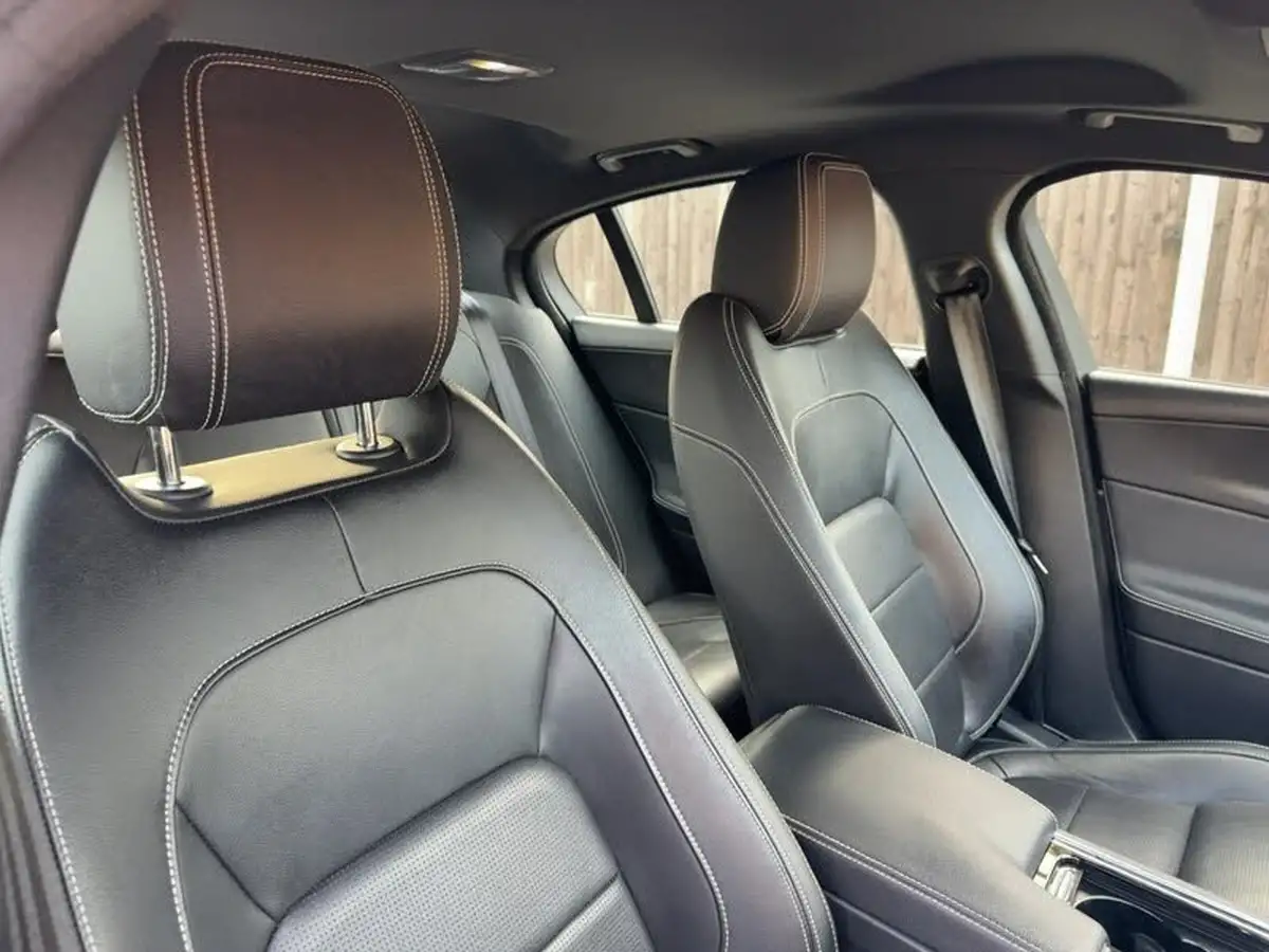 2018-jaguar-xe-20i-r-sport-200ps-1997cc-big-20