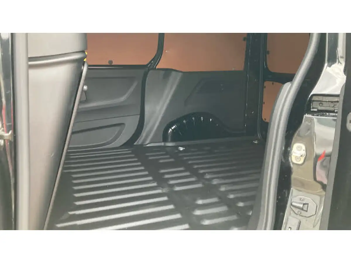 2021-toyota-proace-city-e-icon-big-21
