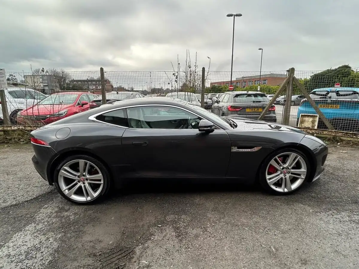 2015-jaguar-f-type-30-s-coupe-quickshift-big-7