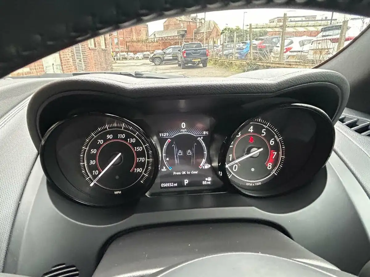 2015-jaguar-f-type-30-s-coupe-quickshift-big-31