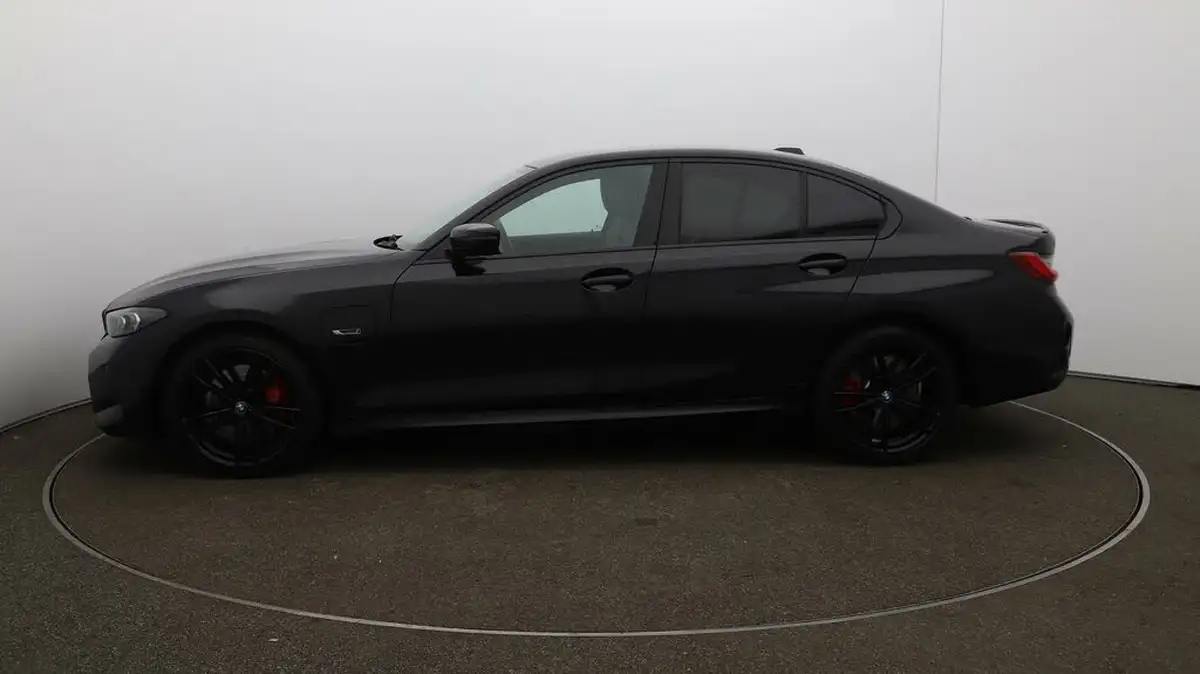 2023-bmw-3-series-20-330e-m-sport-saloon-4d-big-64