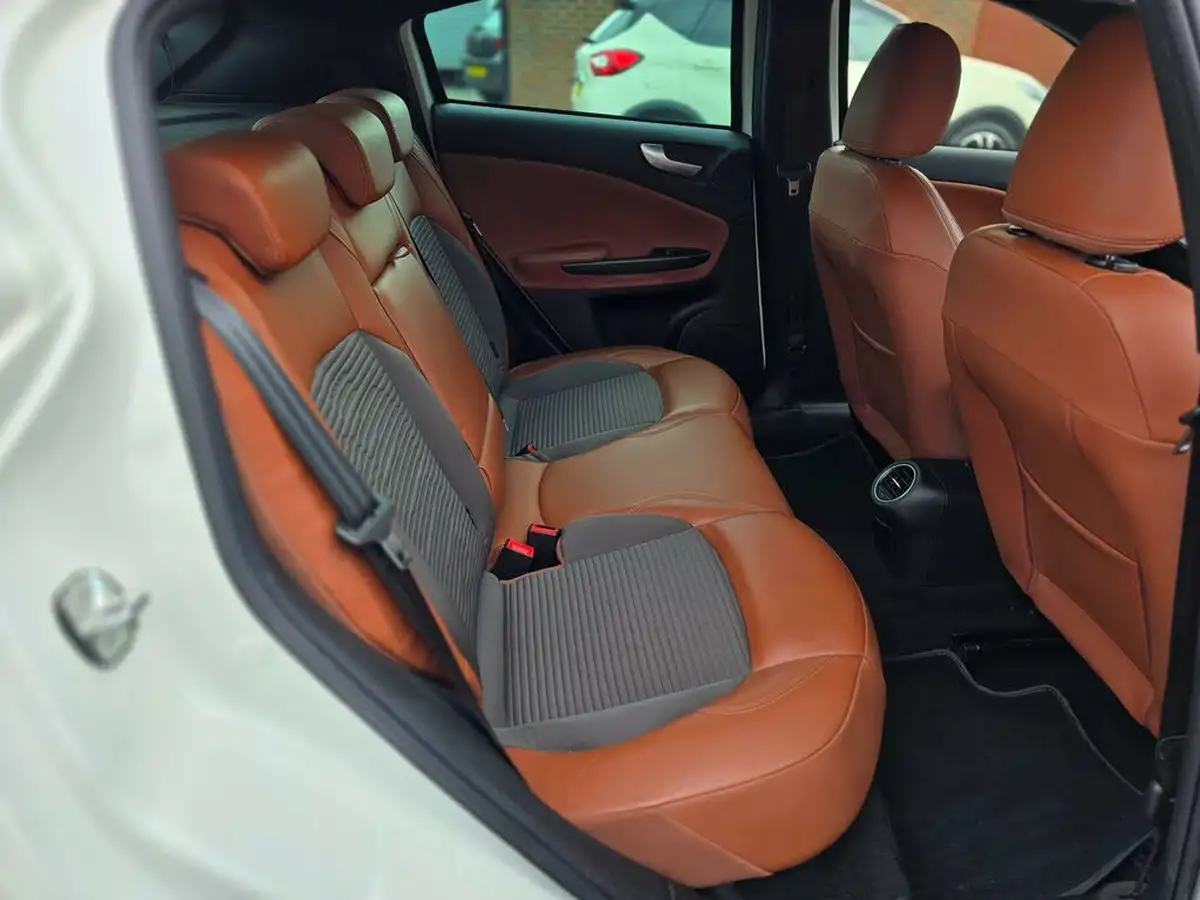 2015-alfa-romeo-giulietta-14-tb-exclusive-alfa-tct-big-35