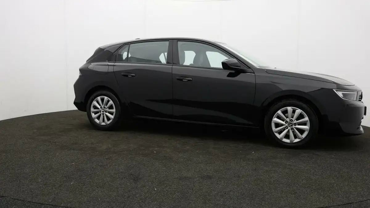 2022-vauxhall-astra-12-turbo-design-130ps-hatchback-big-35