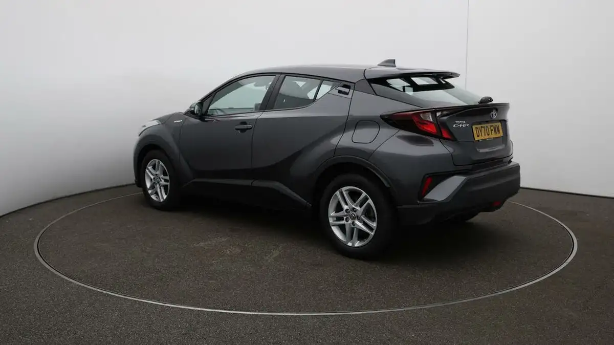 2020-toyota-c-hr-18-vvt-i-icon-parking-pack-big-5