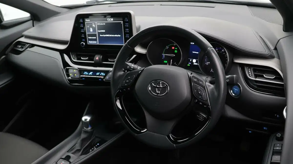 2020-toyota-c-hr-18-vvt-i-icon-parking-pack-big-9