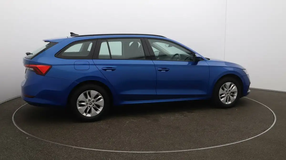 2021-skoda-octavia-big-43