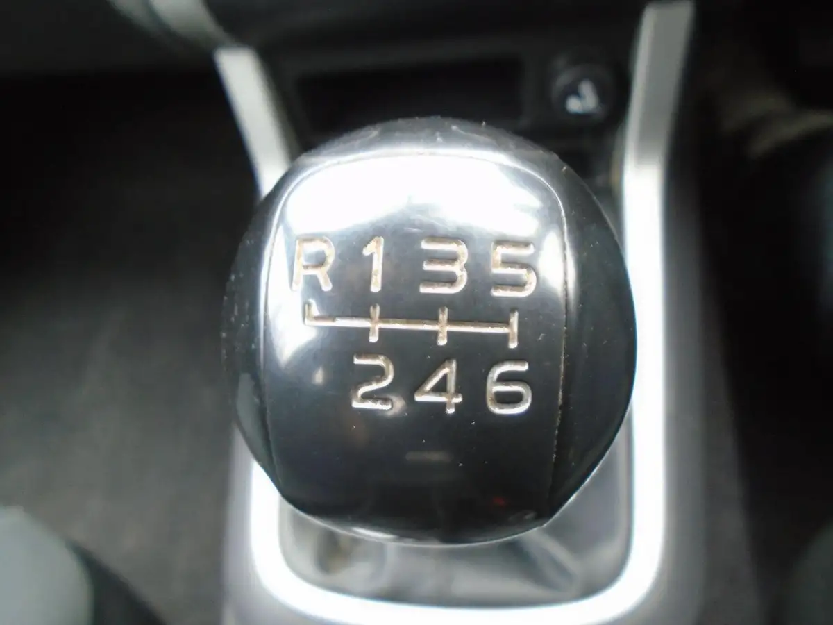 2015-isuzu-d-max-25td-yukon-double-pickup-big-18
