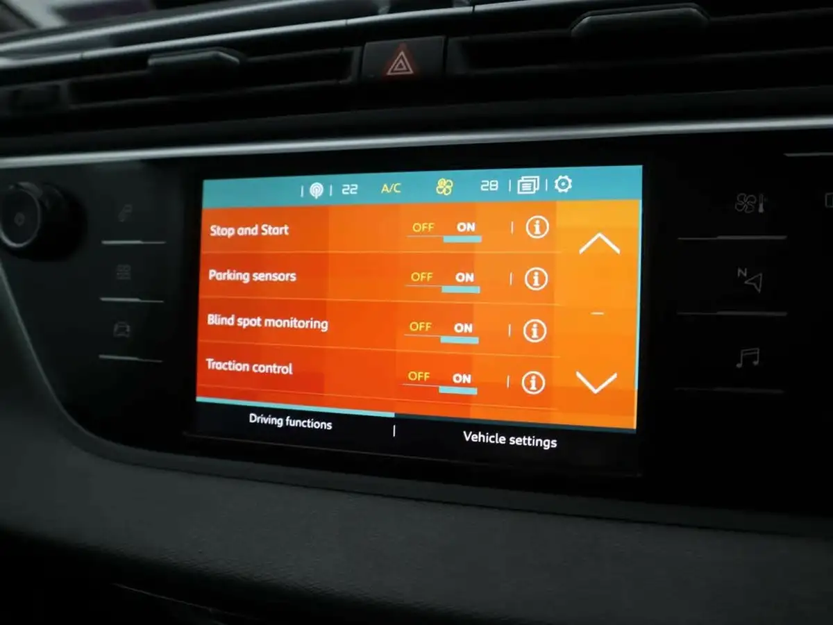 2018-citroen-c4-spacetourer-20bluehdi-flair-162ps-eat8-big-16