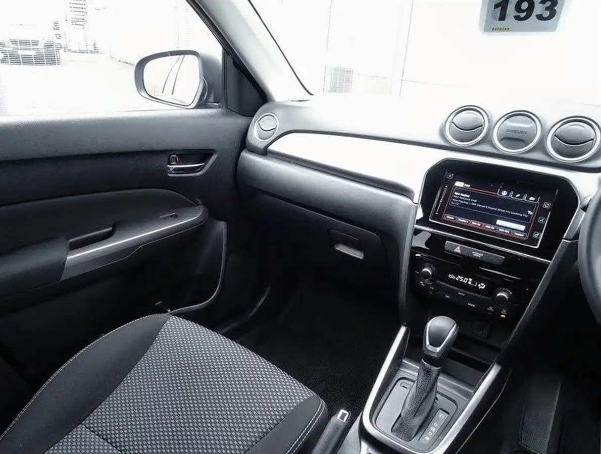 2024-suzuki-vitara-15-sz-t-big-22