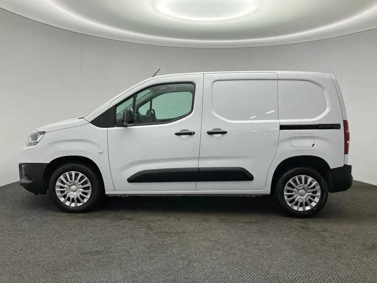 2023-toyota-proace-city-15d-icon-l1-big-38