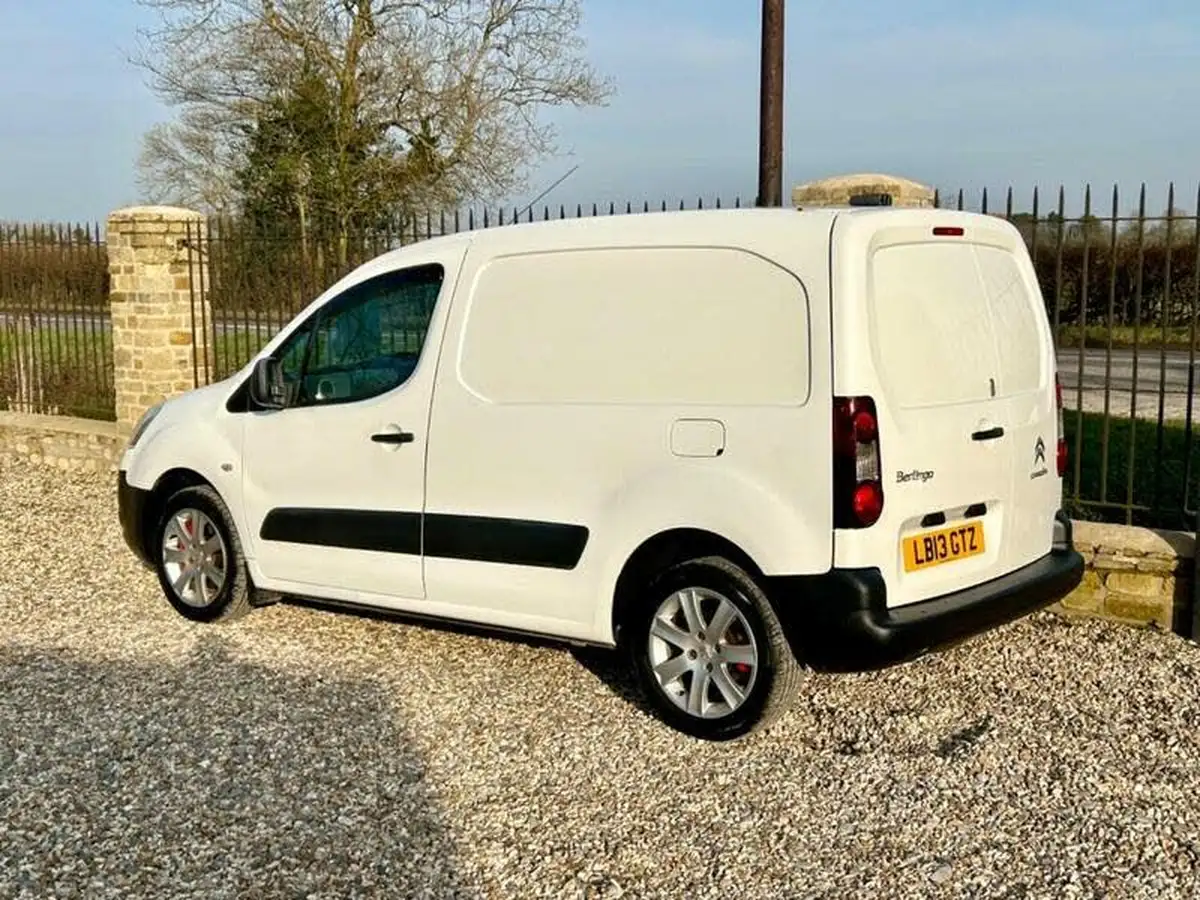 2013-citroen-berlingo-16td-l1-625-x-16hdi-75-panel-big-12