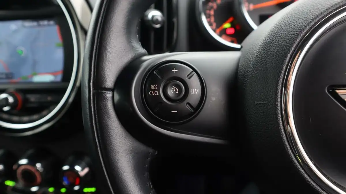 2017-mini-countryman-15-cooper-ss-big-23